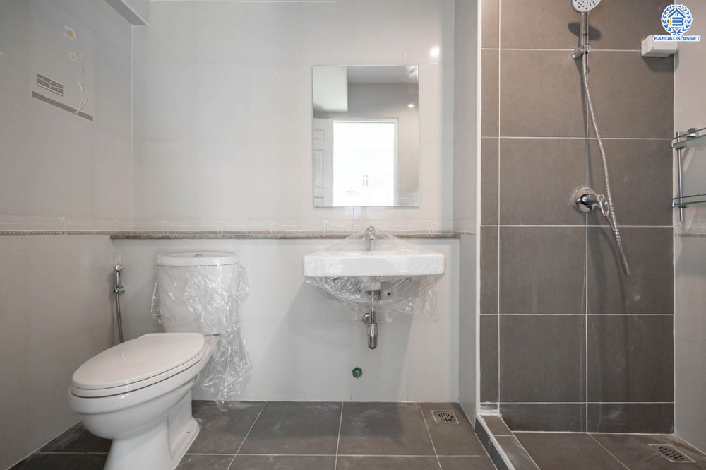 บ้านมือสองตกแต่งใหม่ โครงการ ดรีมเพลส สวนผัก ทาวน์เฮ้าส์หลังมุมพื้นที่กว้าง 28.5 ตร.ว. ฟังก์ชัน 3 ห้องนอน 2 ห้องน้ำ สิ่งอำนวยความสะดวกครบครัน พร้อมตอบโจทย์ทุกการเข้าอยู่ บนทำเลที่เชื่อมต่อหลายเส้นทาง ถนนราชพฤกษ์, พระราม5 และบรมราชชนนี ใกล้ทางด่วน "ศรีรัช"